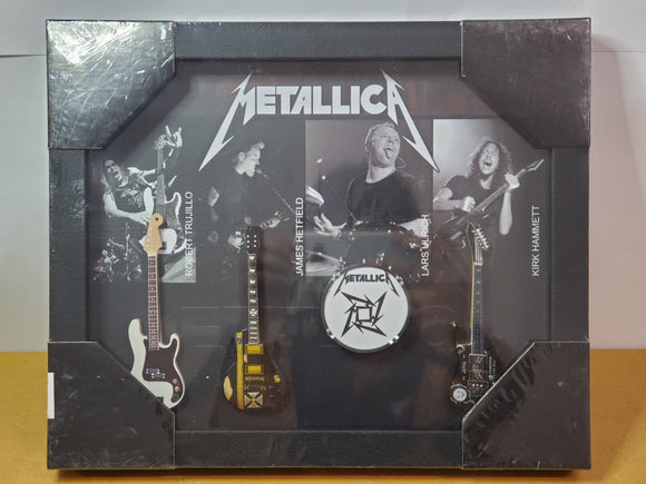 MINI GUITARS SHADOW BOX MED SQ METALLICA 10 NINJA STAR