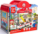 HAPE PORTABLE TRAIN STATION SET