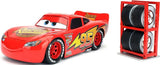 DC 1:24 HOLLYWOOD RIDES LIGHTNING MCQUEEN W/ TIRE RACK