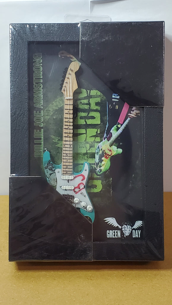 MINI GUITARS SHADOW BOX SM RECT GREEN DAY